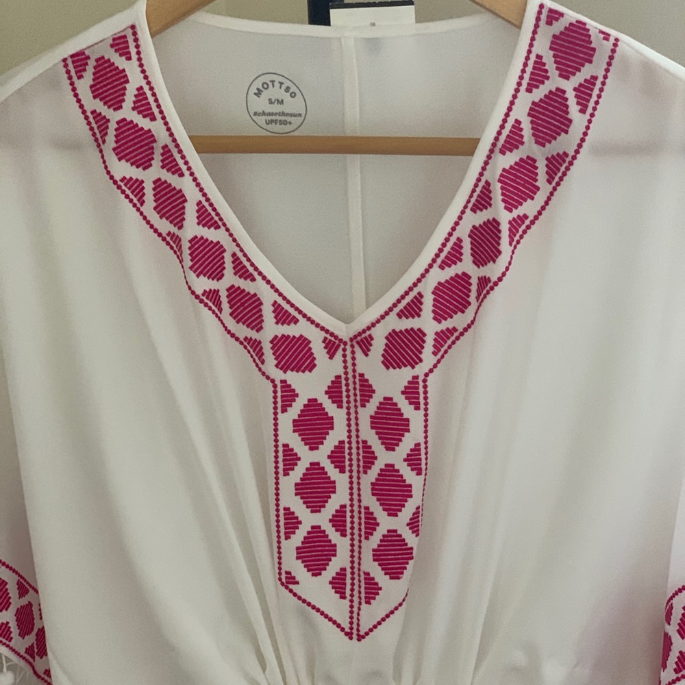 MOTT50 Adele Lurex Embroidered Kaftan Coverup NEW - Picture 7 of 16